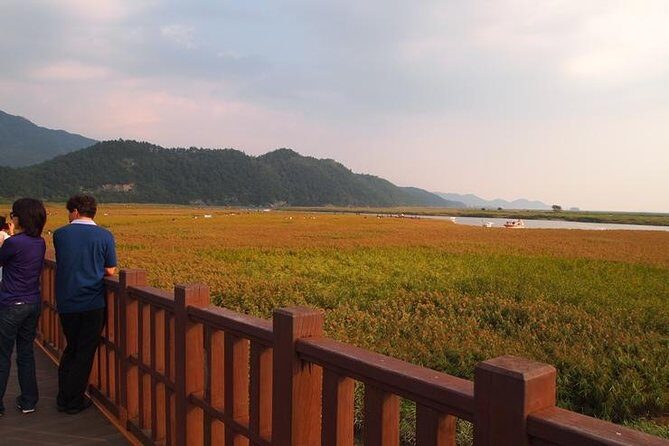 3-Day Korea Western course by K-shuttle Tour from Seoul to Busan - Day 1 in western Korea: Baekje tombs, Gongju views, and Jeonju hanok life