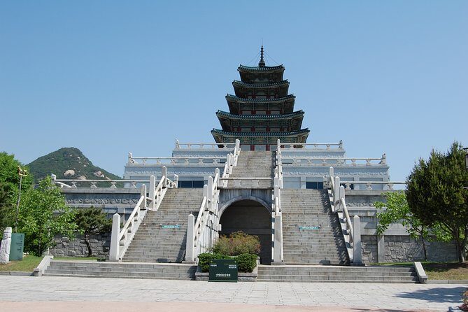 8 Hours Private tour with top attractions in Seoul - Insadong: traditional streets, tea stops, and souvenir momentum