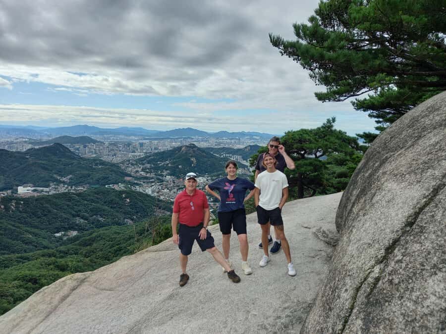 Bukhansan mountain hiking tour - 6 hours - Bukhansan, right inside Seoul