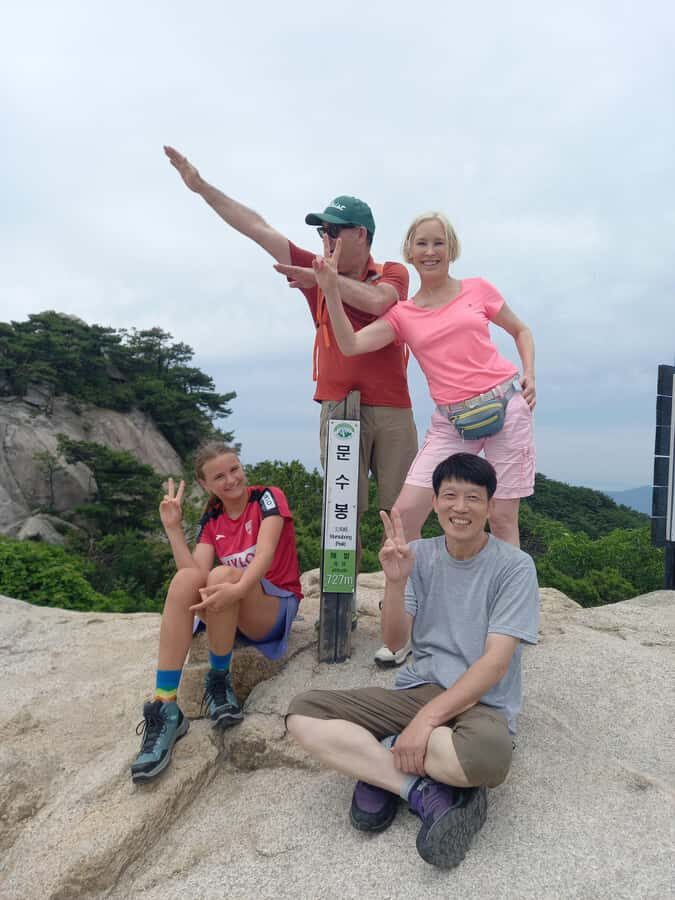 Bukhansan mountain hiking tour - 6 hours - The 6-hour rhythm: what happens when