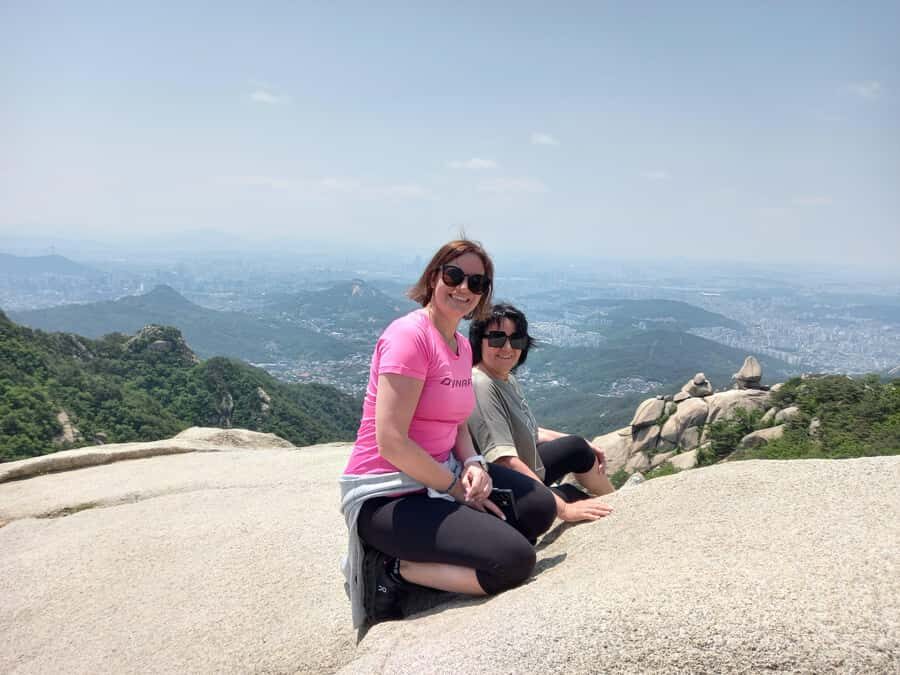 Bukhansan mountain hiking tour - 6 hours - Starting at Gwanghwamun: the smart way into the mountains