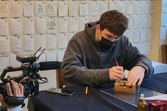 Carve Your Personal Korean Stone Seal with Jeongju in Insadong - Meeting Jeongju Kim in Tongmoongwan, Insadong’s craft zone