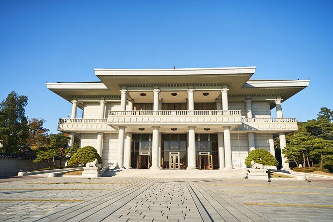 (Closed) Korea’s White House Walking Tour Blue House - Why the guide matters: Jungho-style storytelling and clear instructions