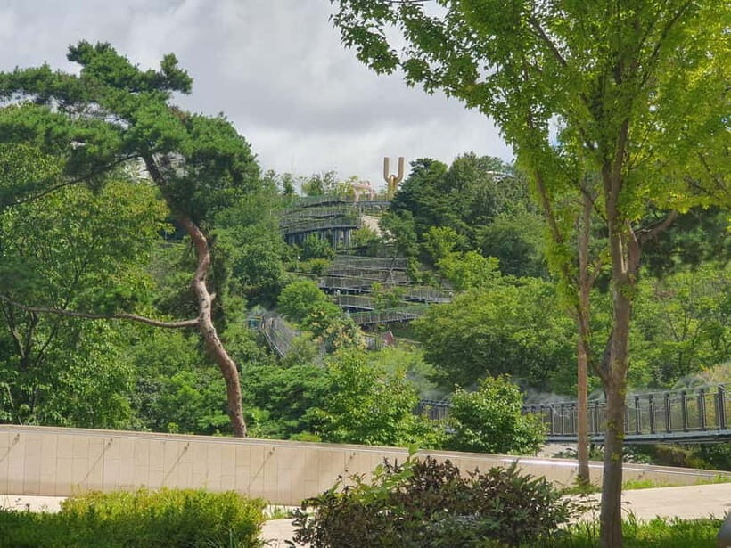 Closest Observatory to DMZ: North Korea View(Starbucks Tour) - Photo rules and the reality of a military-run site