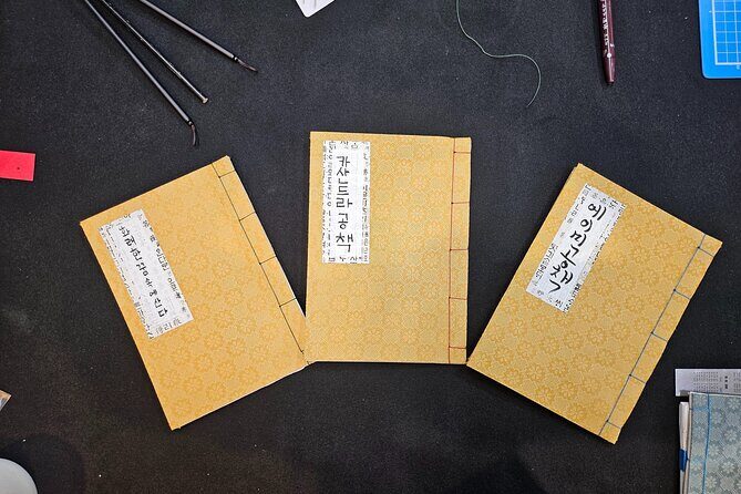 Create a Handmade Traditional Korean Notebook in Insadong - Personalization with brushwork: writing your name in Korean