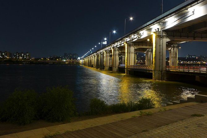 Custom Tour: Best Night View of Seoul - Cheonggyecheon Stream at Night: The Easiest Seoul Win