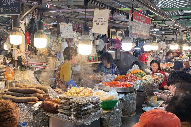 Customizable Seoul Private Tour Palaces Food and Markets - Jogyesa Temple: a central pause for Buddhist Seoul