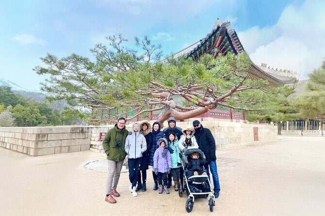 Customizable Seoul Private Tour Palaces Food and Markets - The day begins with Blue House area views and Seoul’s power-geography