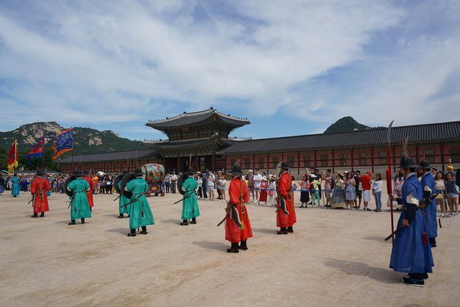 Customized Private Seoul tour: Palace, Market etc(Airport Option) - Starfield COEX Mall: the modern pause that saves your day