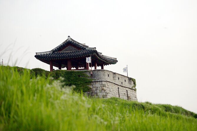 Day Trip to UNESCO: Suwon Fortress Adventure from Seoul - Weather, Performances, and Day-of Reality