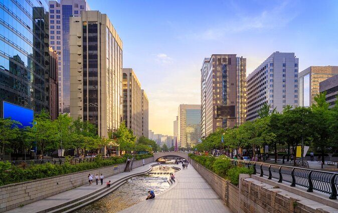 Deoksugung & Jeongdong-gil: A Walk in Korea's Rich Heritage - Key things that make this walk worth your morning