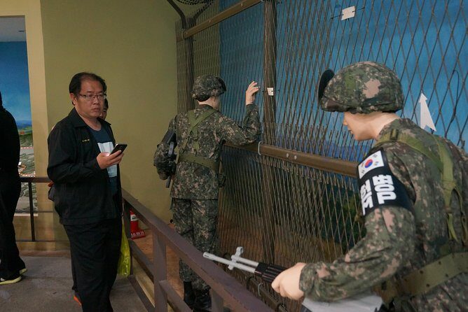 [DMZ Private Full day Tour] & The War Memorial include Lunch - Lunch: a traditional Korean restaurant before the War Memorial