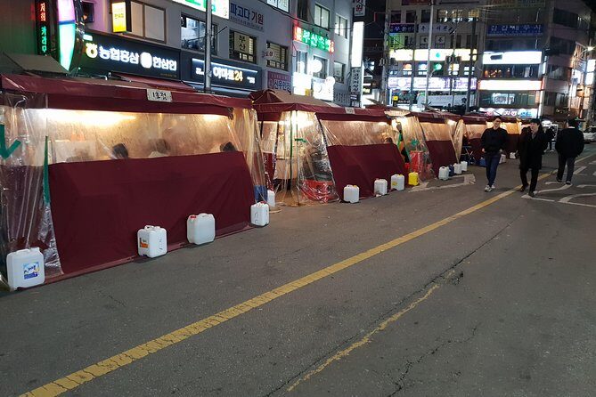 Drinking and Eating through the Alleys of Seoul - Why Seoul Alleys Beat the Usual Restaurant Loop