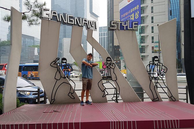 Essential Gangnam Tour (Incl. Dinner)-Hot Place of Seoul - COEX Mall and the Unfolding Sky: modern Seoul with breathing room