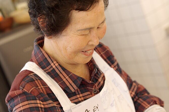 Flavors of Seoul: Grandma's Handmade Noodles to Night Market Tour - What the Best Reviews Point To (and What You Can Do)