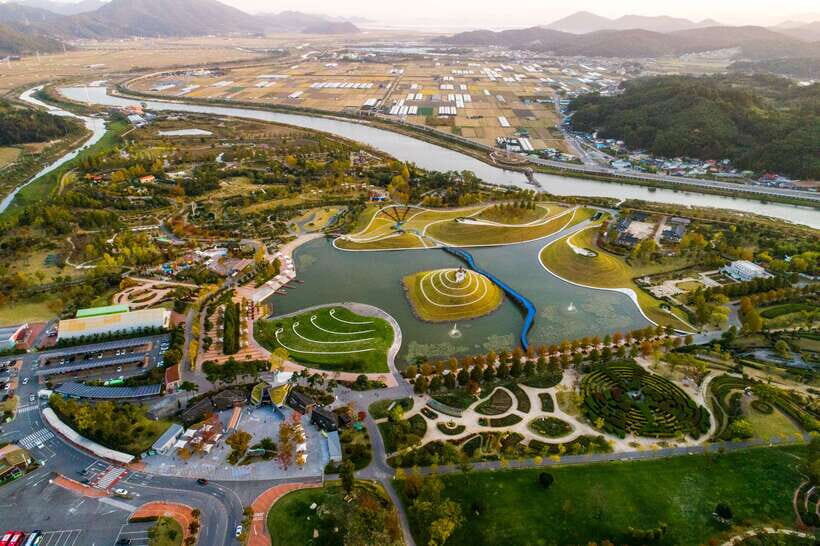 From Seoul: 5-Day Tour of Korea with UNESCO Sites - Day 2: Gwangju’s Modern History, Suncheon Gardens, and Yeosu’s Admiral Yi Path