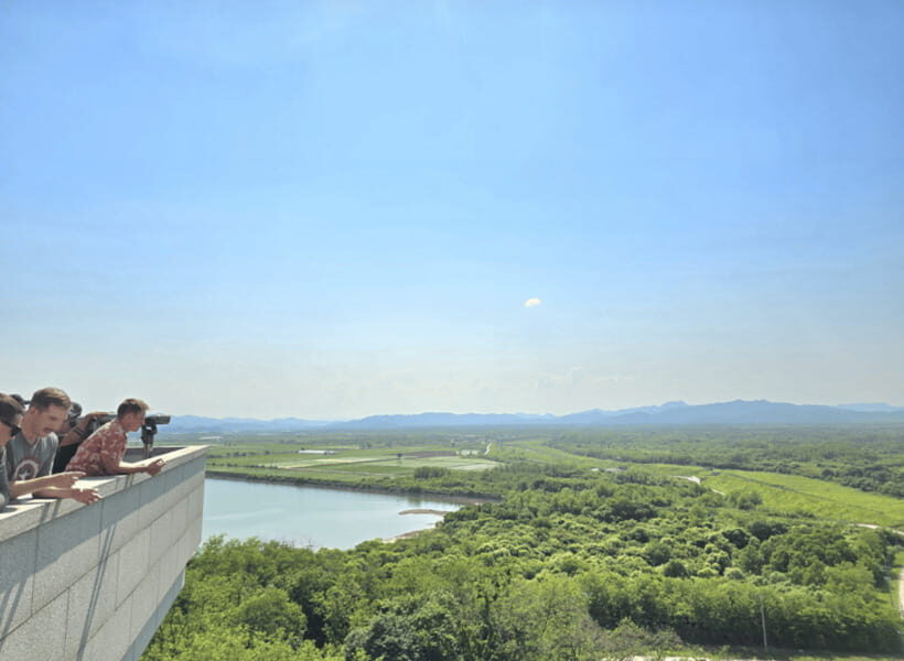 From Seoul: DMZ 2nd Tunnel & Y Shaped Suspension Bridge Tour - Korean Workers’ Party Headquarters: a short stop with weight