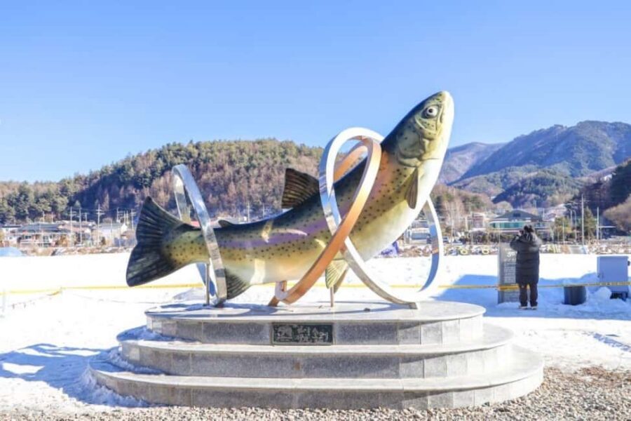 From Seoul: Hwacheon Ice Fishing and Lighting Festival Tour - Getting there from Seoul: meeting points, bus time, and end at Hongik University