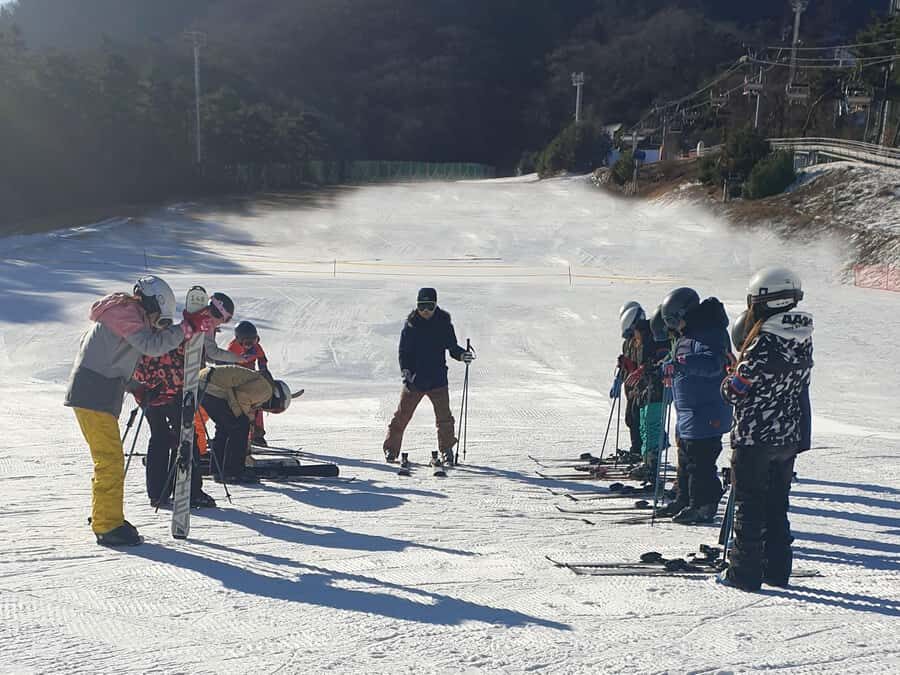 From Seoul: Korea Ski Tour - Jisan Forest Resort - Skiing After Class: Using the Lift and Enjoying Runs at Your Level