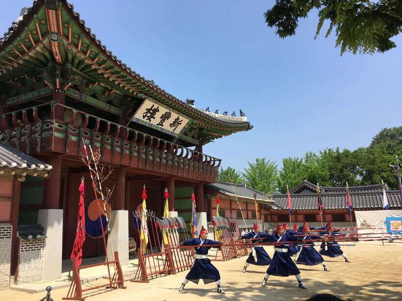 From Seoul: Starfield Library, Hwaseong, Gwangmyeong Cave - Key highlights you’ll feel on the day