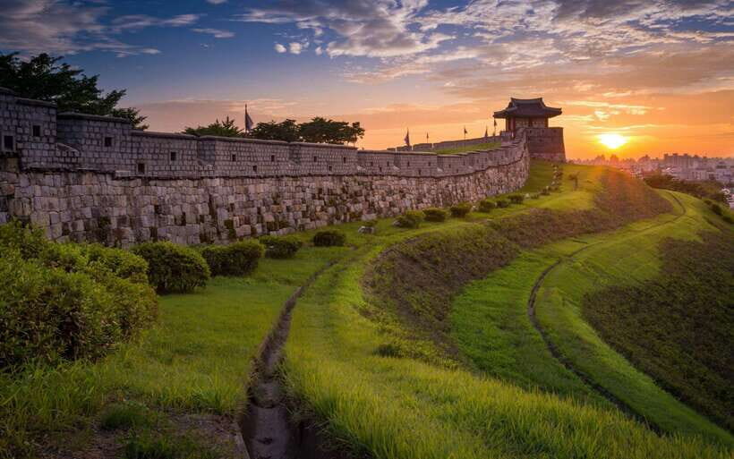From Seoul: Suwon Hwaseong Fortress Night Tour - Why a Suwon Hwaseong Fortress night tour feels different from Seoul
