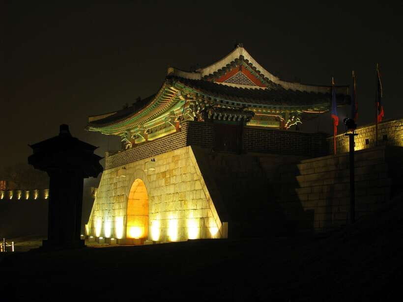 From Seoul: Suwon Hwaseong Fortress Night Tour - Haenggung-dong and Haengnidan-gil: hanok streets, snacks, and drama locations