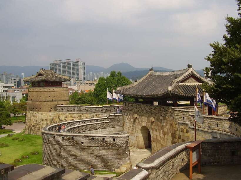 From Seoul: Suwon Hwaseong Fortress Tour - Fortress walls: what you’ll see, and how the walking can flex