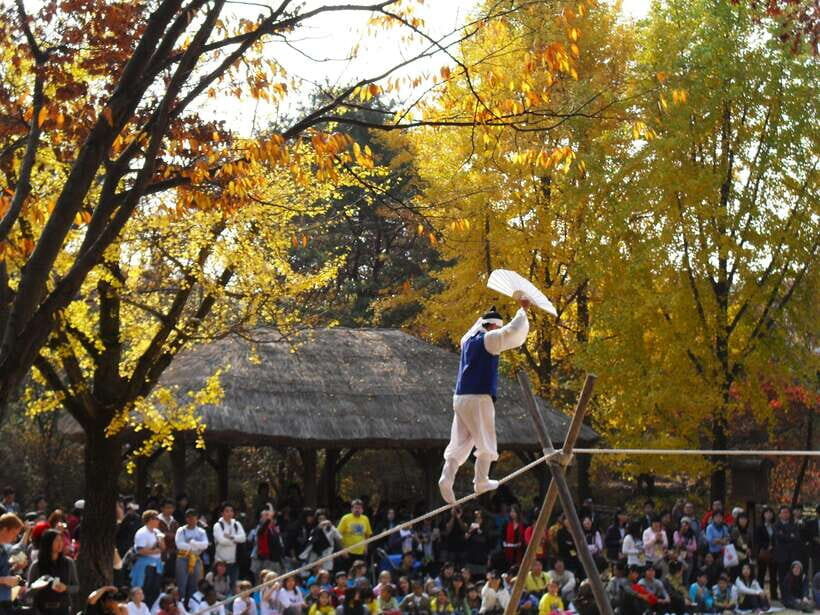 From Seoul: Suwon Hwaseong Fortress Tour - Full-day add-on: Korean Folk Village in Yongin and seasonal performances