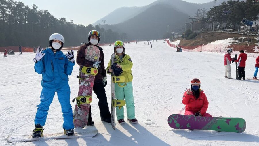 From Seoul: Yongpyong Ski Day Tour with Transportation - Gear, clothing rules, and why the details matter on snow