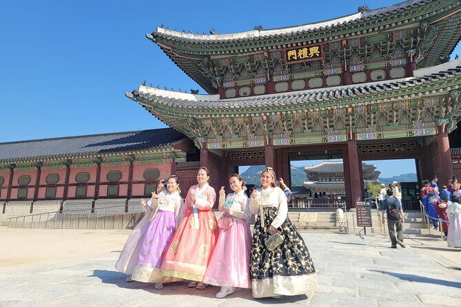 Full-day Customizable Private Seoul Highlight Tour - Bukchon Hanok Village: Old Neighborhood, Still With People
