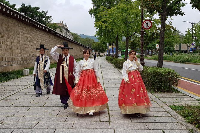 Full Day- Essential Seoul City Tour & Gourmet Tour(including Lunch and Dinner) - Bukchon Hanok Village and Baek In-je’s House: old neighborhoods you can still feel