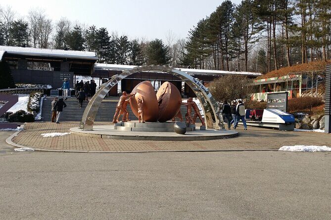 Full Day Private Tour DMZ (The 3rd Tunnel) & Suspension Bridge - Dora Observatory: Three Floors of Cross-Border Context
