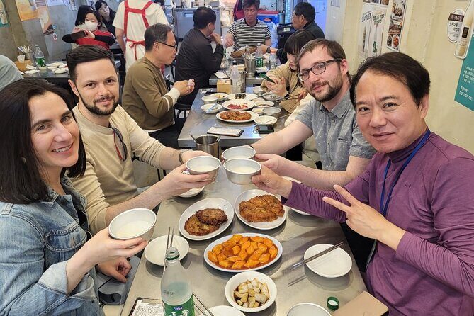 Gwangjang market Netflix Food Walking Tour with Insadong - Ikseon-dong Alley: where narrow lanes tell two eras at once