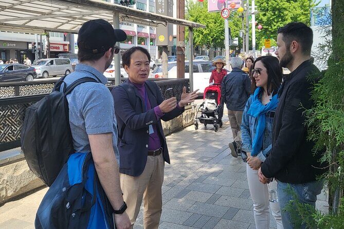 Gwangjang market Netflix Food Walking Tour with Insadong - Price and logistics: when this $48.60 makes sense