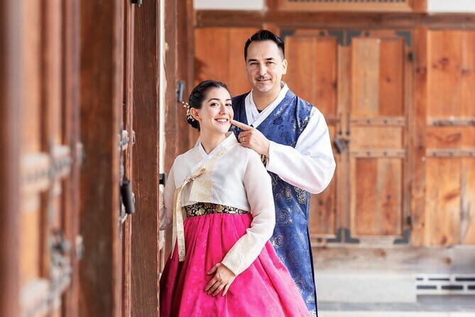 Gyeongbokgung Hanbok Photoshoot - Admission included, and why that matters