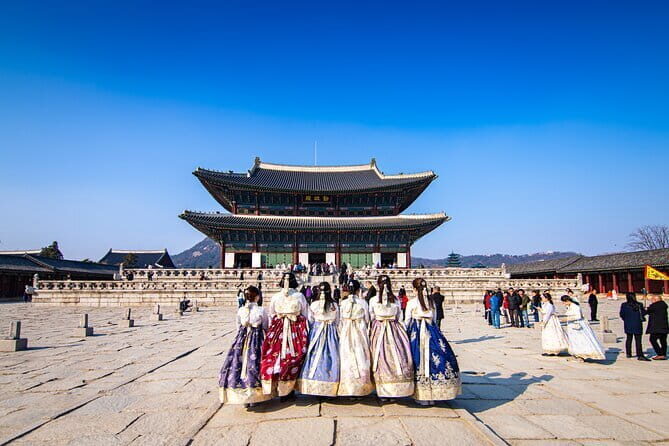 Gyeongbokgung Palace & Bukchon Village Walking Tour - Pace, timing, and group size: the real practical stuff