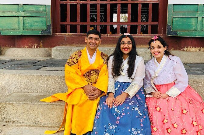 Gyeongbokgung Palace Hanbok Rental Experience in Seoul - A Royal-Palace Costume That Actually Saves Time