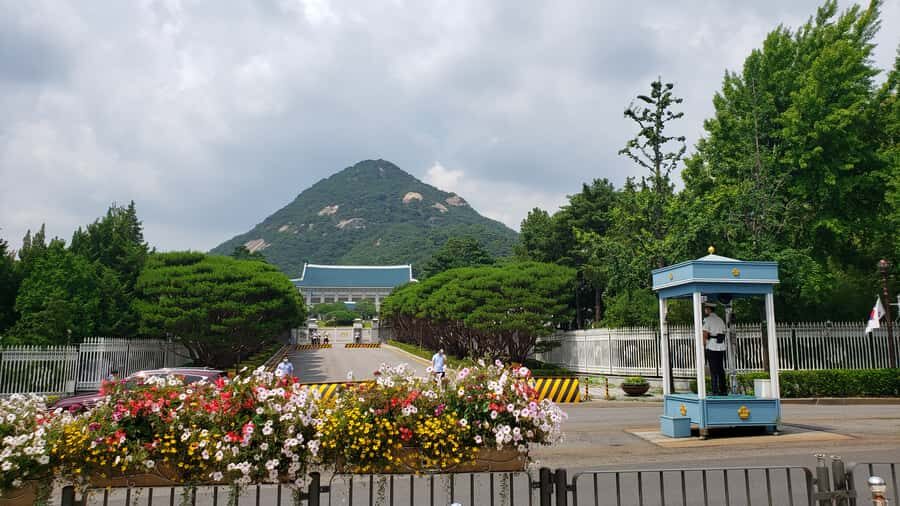 Gyeongbokgung Palace, Jogyesa Temple and Bukchon village - Key things worth knowing before you go