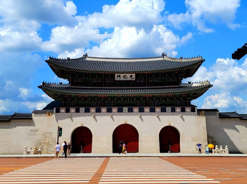 Gyeongbokgung Palace, Jogyesa Temple and Bukchon village - Price and what you get for $82 per person