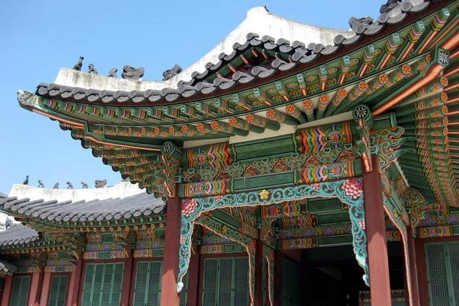 Hanbok Photoshoot and History Tour at Gyeongbokgung Palace - Stop 3: Gyeongbokgung Palace—History Between the Photos