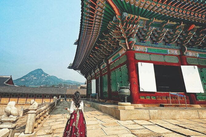 Hanbok Photoshoot and History Tour at Gyeongbokgung Palace - The Photography Team: How James and Jacob Make It Work