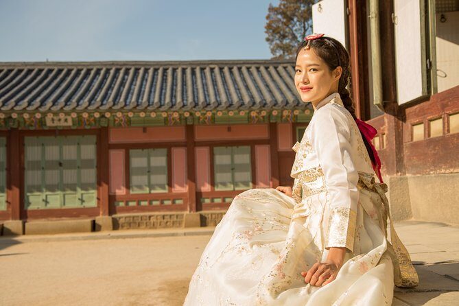 Hanbok rental, hanbok experience - The Gyeongbokgung Palace visit: why the location matters for this experience