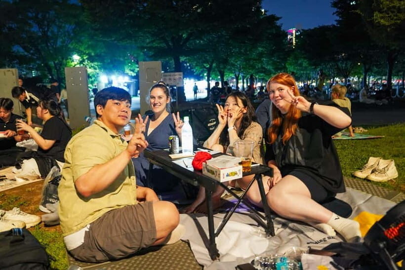 Han's River Picnic in Center of Seoul - The Yeouido Hangang Park food zone: three ways to eat, one picnic plan