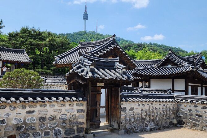 Highlights of Seoul Tour in Seoul: Deoksugung & N Seoul Tower - Stop 4: Cheongha Korea Ginseng Museum for a Quick Culture Lesson