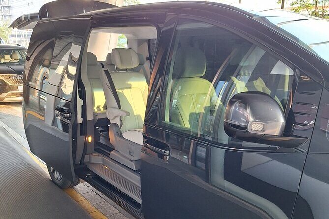 Incheon Airport Private Transfer between Seoul City - What the meet-and-greet looks like at Incheon