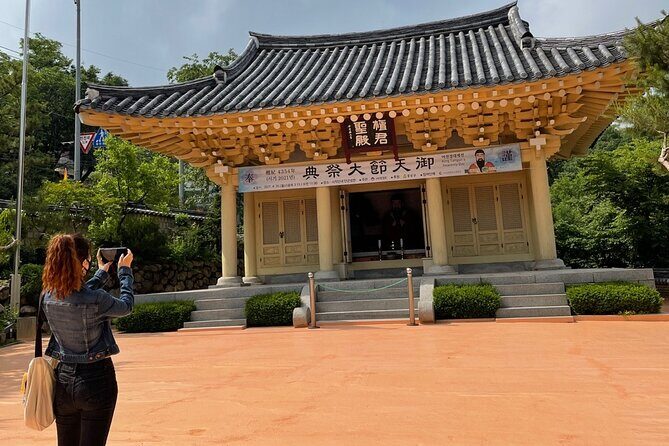 Inwangsan hike & historical sites - Sajik Park: Sajikdan and the Tangun Shrine