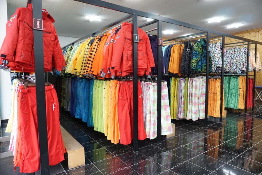Jisan Forest Resort: Ski Full-Day Tour or Shuttle from Seoul - Winter rules at Jisan: clothing matters