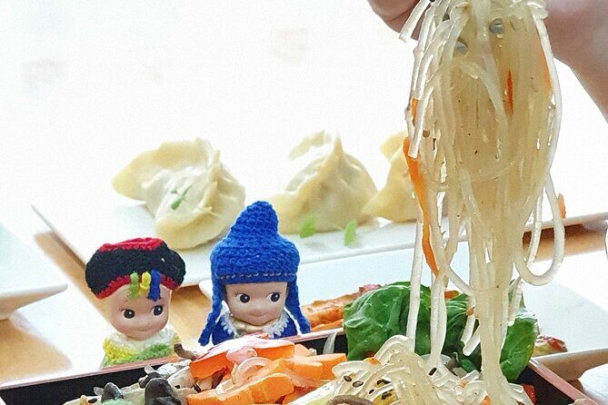 K-food cooking Japchae Mandu Tteokbokki & Fishcake - Dessert Break: Seasonal Yakgwa and Sesame Rice Cake