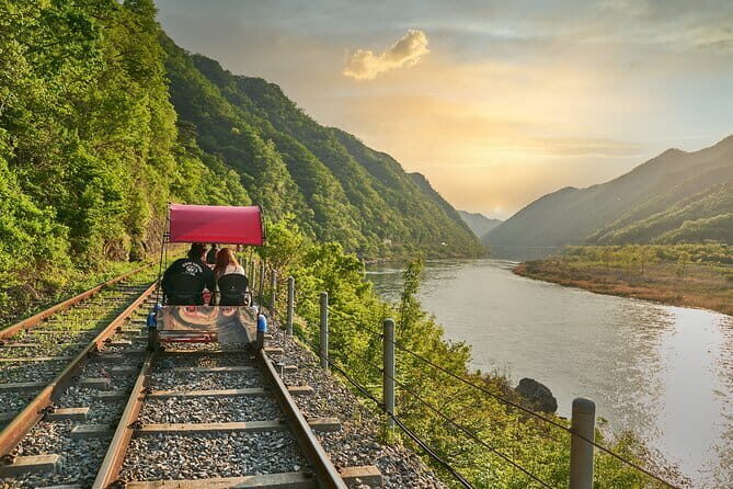 K-pop boyband Film Location Private Day Trip - Stop 1: Iryeong Station and the Atmosphere of an Abandoned/Closed Set