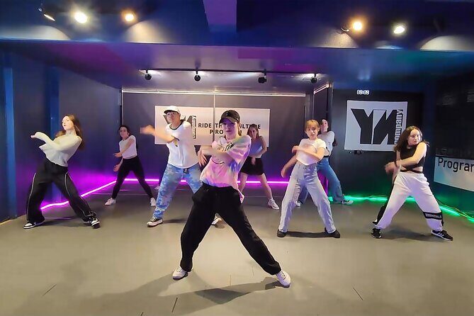 K-pop Dance Class in Seoul (Incl. video shooting & editing) - Learning the Routine: Where Beginners Get Help (Not Just Instructions)